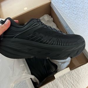 HOKA - Never Worn W BONDI 7  Women’s 9 All black